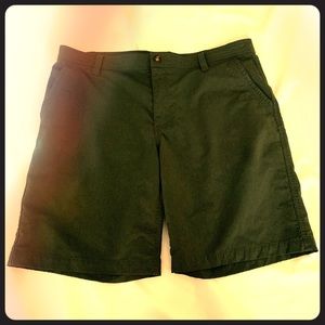 G.H Bass & Co. 2 pairs of men’s shorts! (Green, Gray)